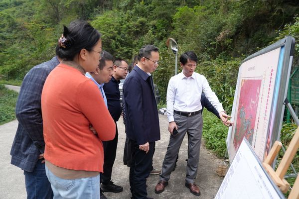 談文勝帶隊赴益陽開展“健康地質”冰磧巖專題調研